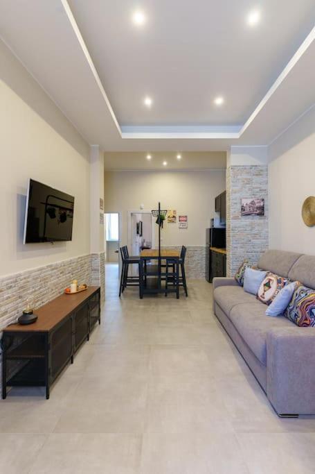 Apartment Roomy