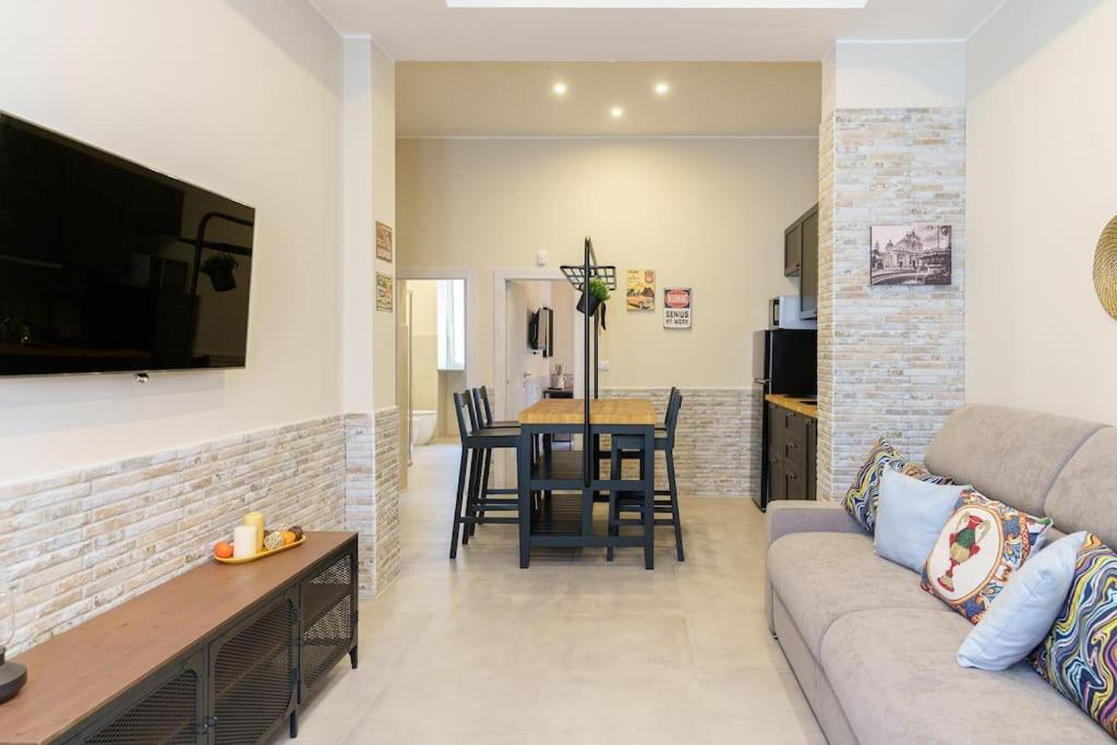 Apartment Roomy